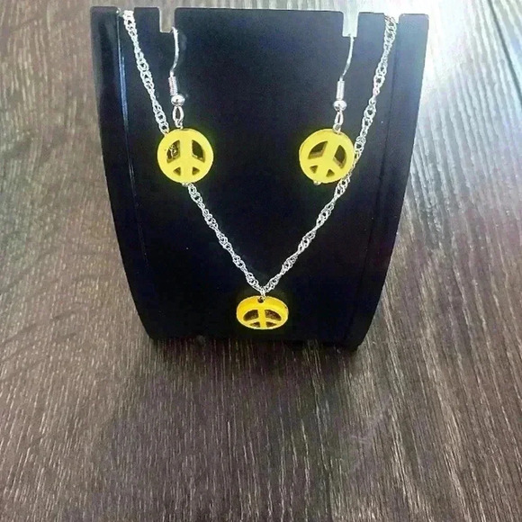 Peace Necklace and Earrings set - Picture 3 of 8